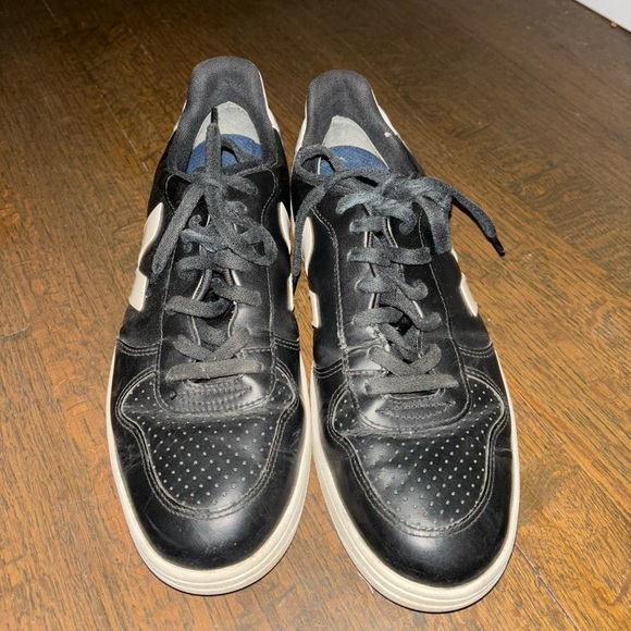 Veja Men’s V-10 Leather Black White Sole Trainers - Picture 2 of 7